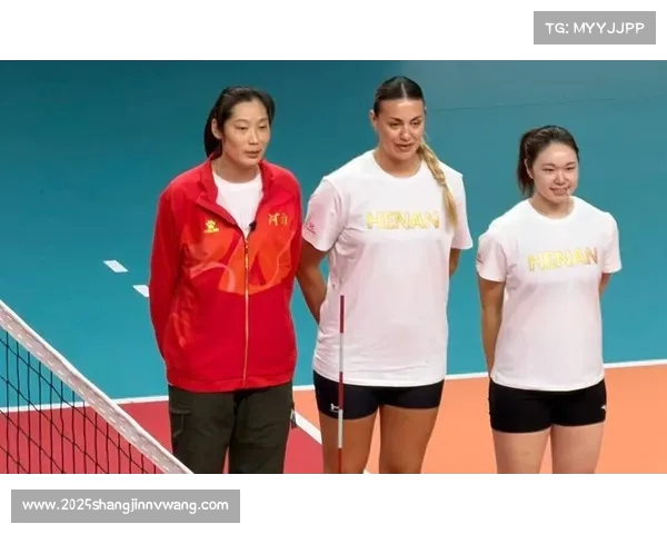 郎平朱婷同框活动鼓舞球迷，女排精神落地开花